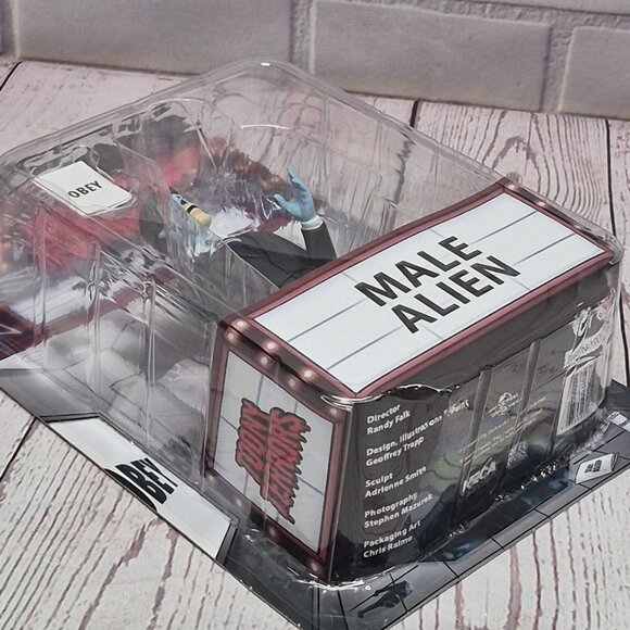 NECA TOONY TERRORS MALE ALIEN THEY LIVE ACTION FIGURE BRAND NEW - Picture 6 of 7